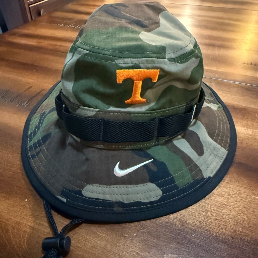 Nike Tennessee USA Dri-FIT Camouflage Apex Bucket Cap  Size Small
